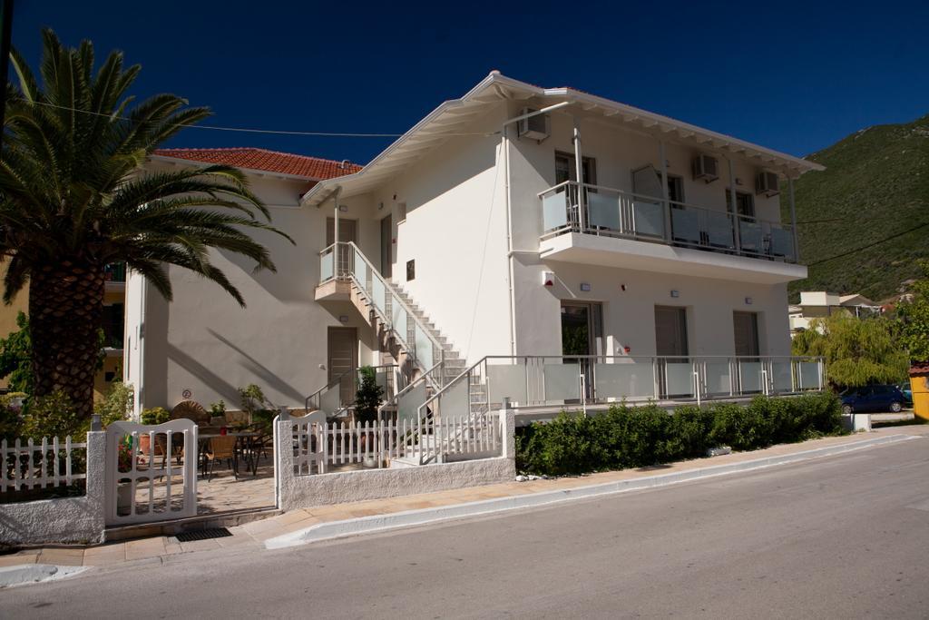 Savinos Rooms Vasiliki  Ngoại thất bức ảnh