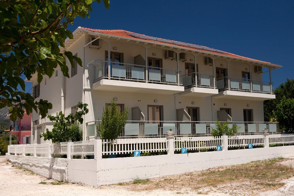 Savinos Rooms Vasiliki  Ngoại thất bức ảnh