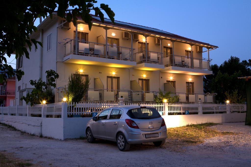 Savinos Rooms Vasiliki  Ngoại thất bức ảnh